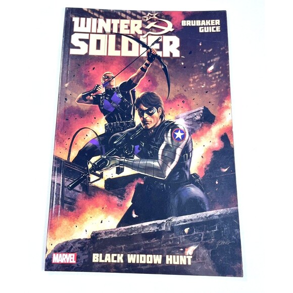 Winter Soldier Volume 3 : Black Widow Hunt by Ed Brubaker 2013 First Printing - Picture 1 of 11